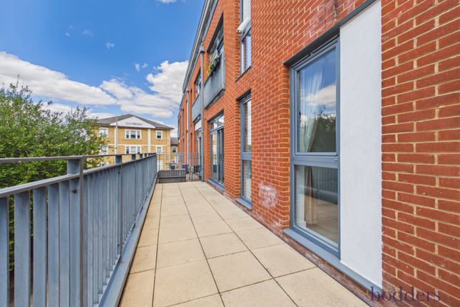 Flat 4, Liberty House,, Guildford Street, Chertsey photo 3