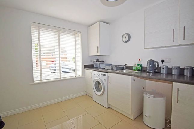 2, Brook Meadow, Droitwich photo 4