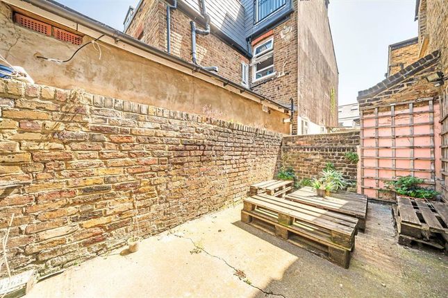 Raised Ground Floor  Basement Flat, 250, Munster Road, London photo 4