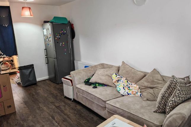 30, bramwell drive, Manchester photo 4