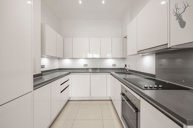 21 Bolinder Way, London photo 3