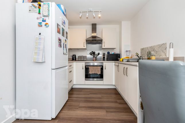 Flat 17, Kirkham Court, Henley Approach, Gravesend photo 3