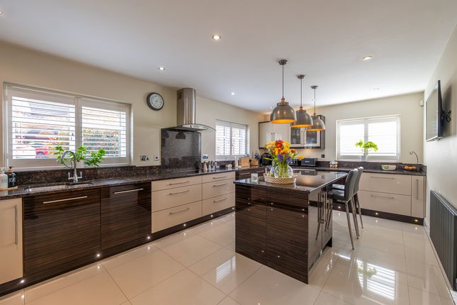 2, Godfrey Rise, Lichfield photo 2