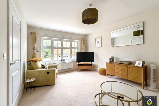 4, Dadford Close, Gloucester photo 2