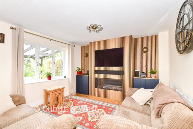 29, Charters Gate Way, Haywards Heath photo 3