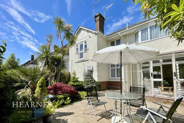 Thumbnail Flat for sale in De Lisle Road, Bournemouth