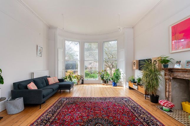 0W2Pcn - Living Room D.Jpg