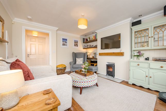 19, Chapel Walk, Coulsdon photo 2
