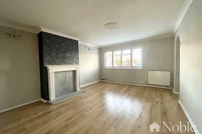 4, Eagle Close, Hornchurch photo 2