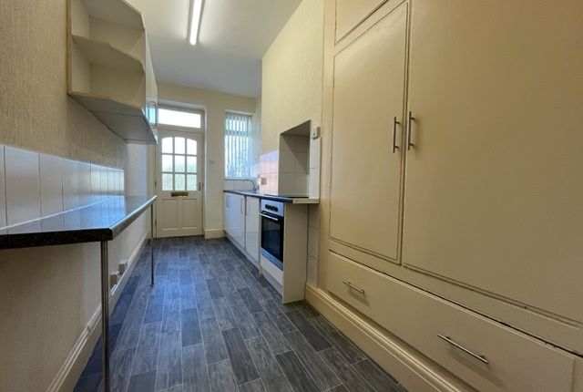 128B, Sheffield photo 2