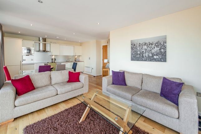Flat to rent in Brewhouse Yard, London