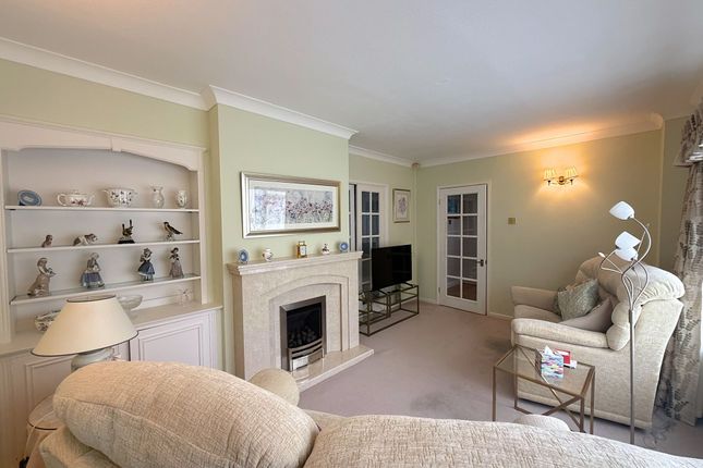 1a Woodlands Drive, Sale photo 4
