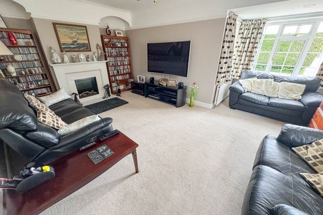 19, Oakley Hill, WIMBORNE photo 2