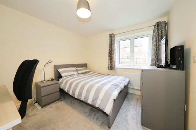 11, Clover Avenue, Kidderminster photo 4