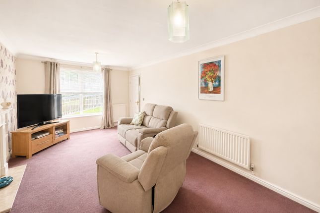 114, Oakleigh Road, Bradford photo 3