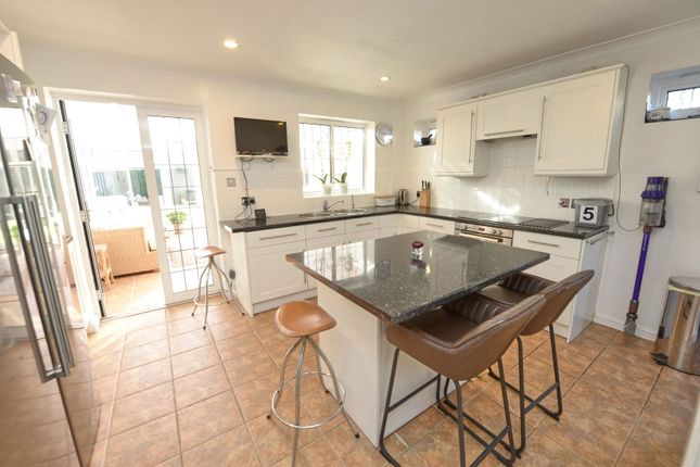 5, Argente Close, Fleet photo 4