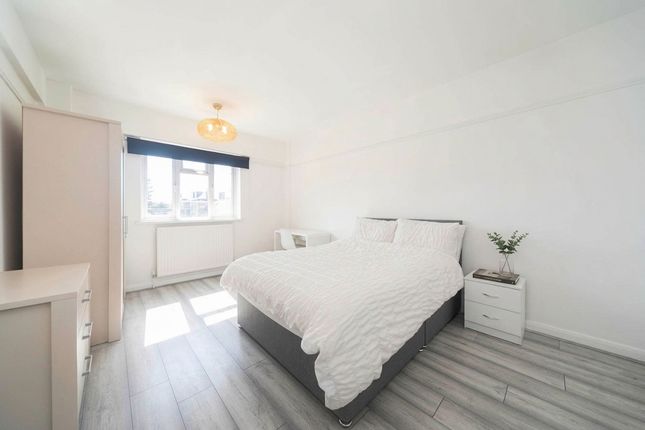 Flat 41, Embassy House West End Lane, London photo 3