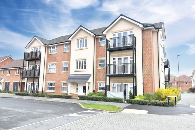 Flat for sale in Pipit House, Hurst Avenue, Blackwater, Camberley