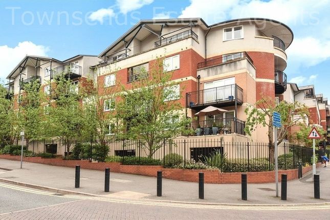 1-bed flat on 82 Penn Place, Northway, Rickmansworth, £240,000