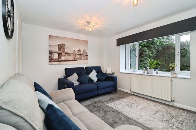 45, Elcroft Gardens, Sheffield photo 3
