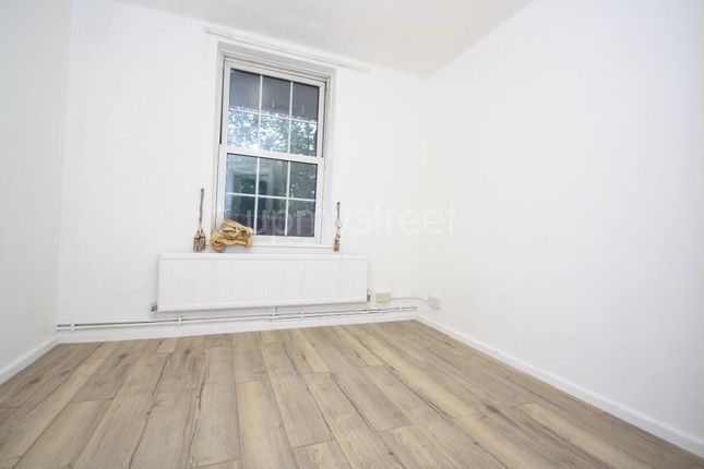 Prince of Wales Road, Chalk Farm, NW5, London photo 5