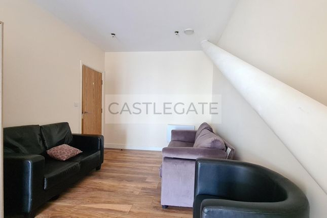 Triplex to rent in Westgate Apartments, Huddersfield
