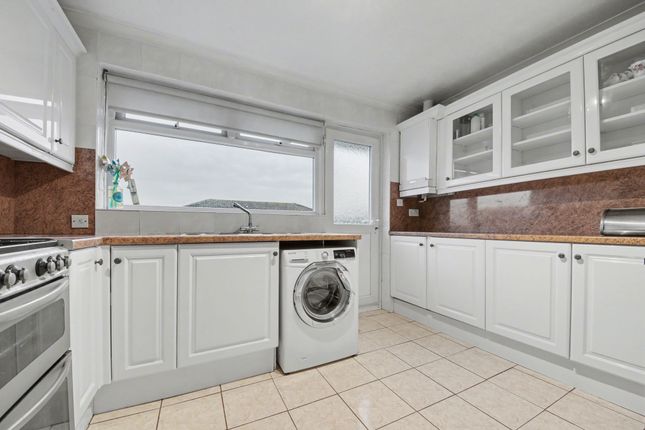 2 Maddoxford Way, Southampton photo 3