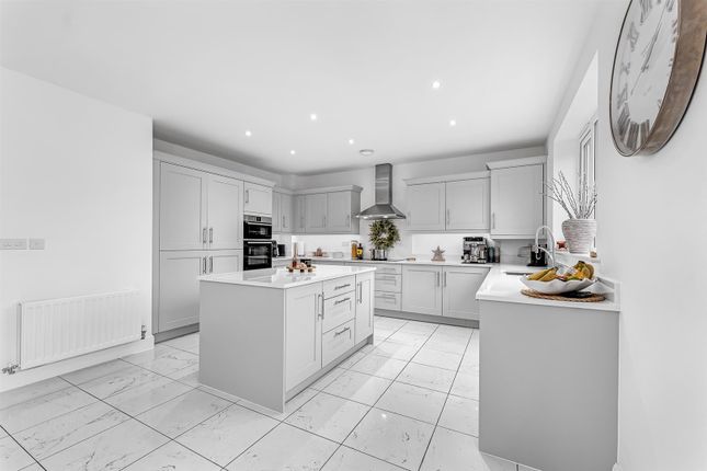9, Skylark Road, Chesterfield photo 2