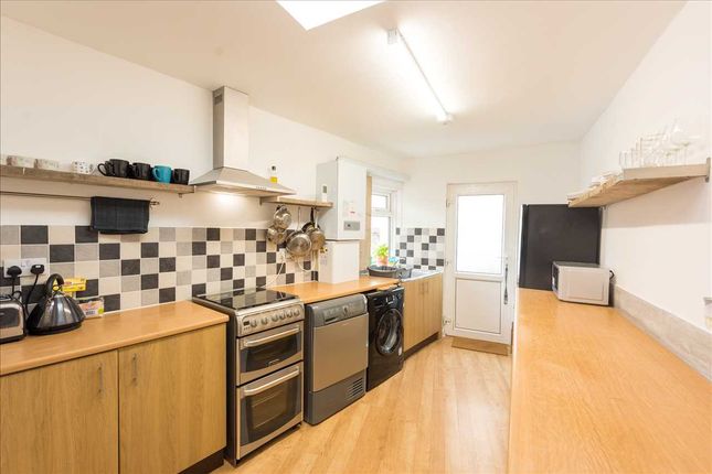 3 Bed Terraced House To Rent In Sydney Street Plymouth Pl1 Zoopla