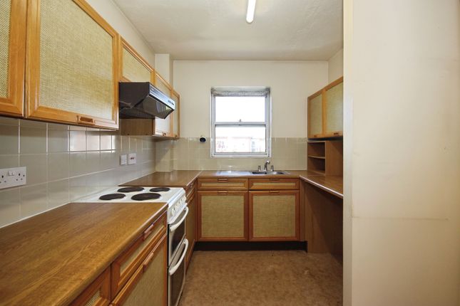 Flat 41, Oakfield House, Binswood Avenue, Leamington Spa photo 4