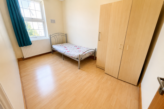 65a Queens Road,, Queens Road, London photo 3