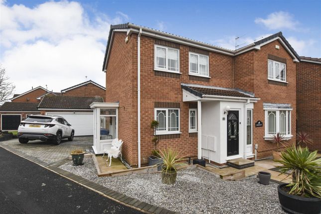 Thumbnail Detached house for sale in Laxton Garth, Kirk Ella, Hull