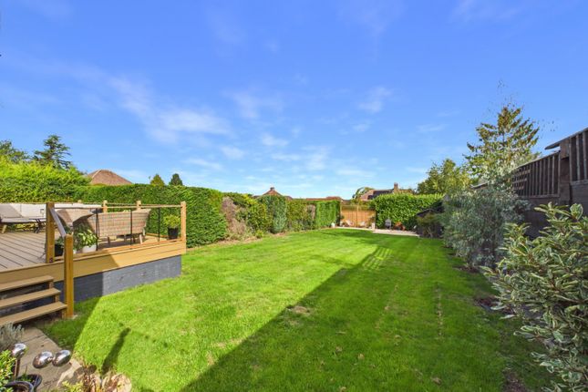 7, The Warren, Buckinghamshire photo 2
