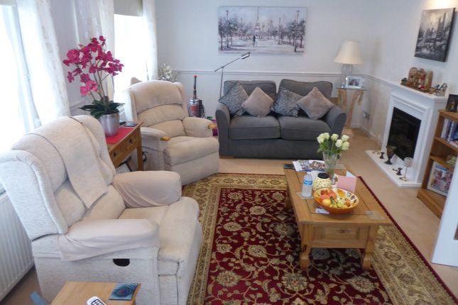 6, Devon Close, Sandhurst photo 5