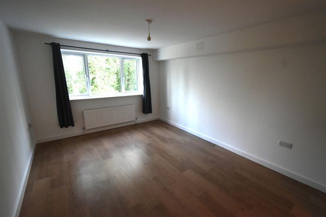 Flat 7, Eloise Court, Dartford photo 4