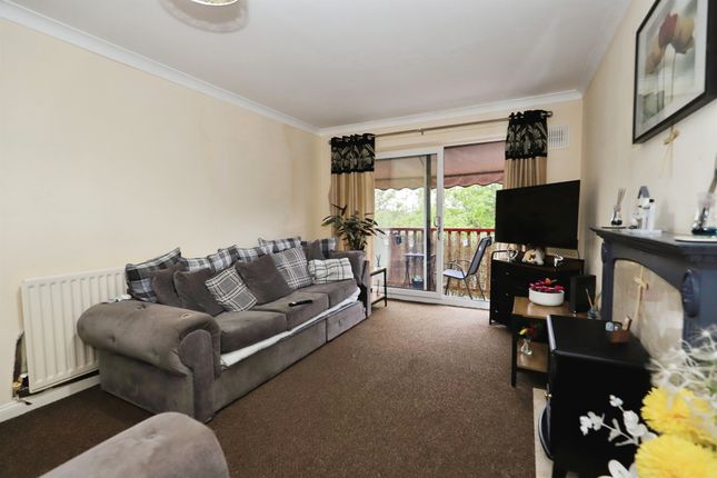 17, St. Andrews Green, Kidderminster photo 3