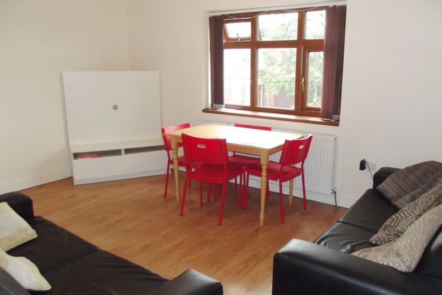 Flat 1, 16 Egerton Road, Manchester photo 3