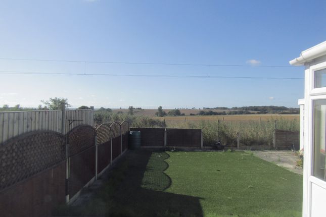 40, Sycamore Way, Frinton-on-Sea photo 5