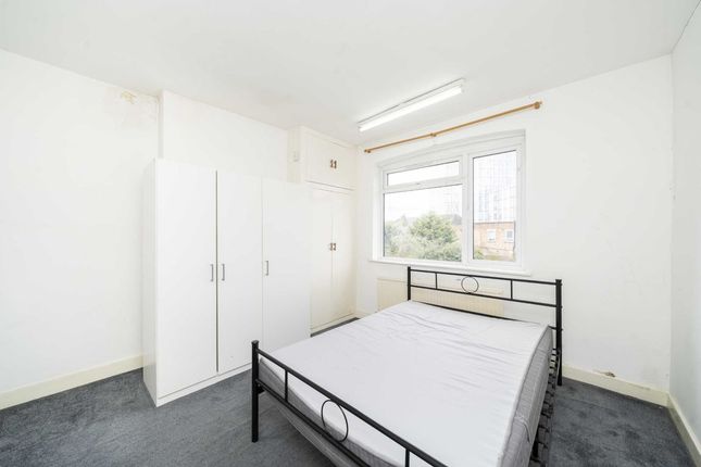 Property to rent in Valley Gardens, Colliers Wood, London