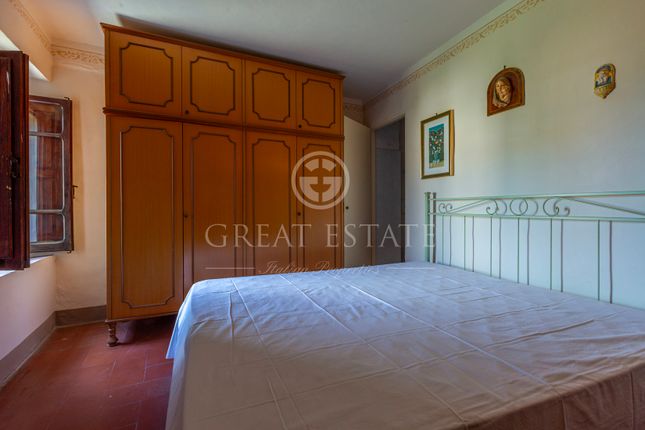 Triplex for sale in Cetona, Siena, Tuscany