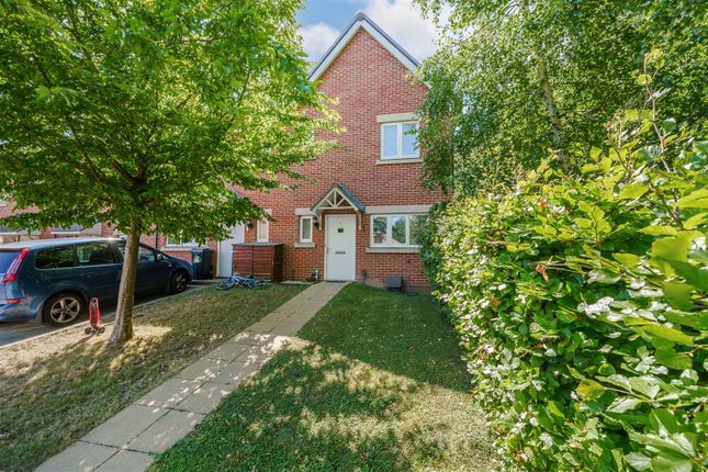 Thumbnail End terrace house for sale in Hampshire Close, Wokingham, Berkshire