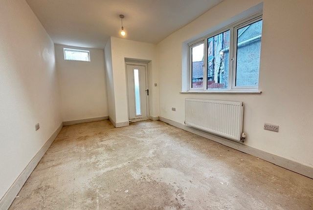 33, Sutton-in-Ashfield photo 5