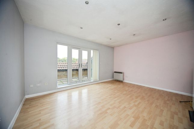 2, The Balcony, Hancock Drive, Luton photo 3