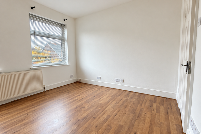 Holly Road, Enfield photo 4