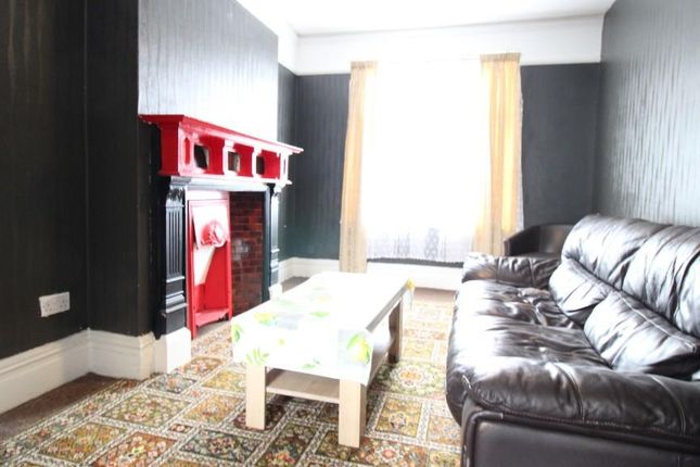 2 Floored Large Flat With 5 Bedrooms