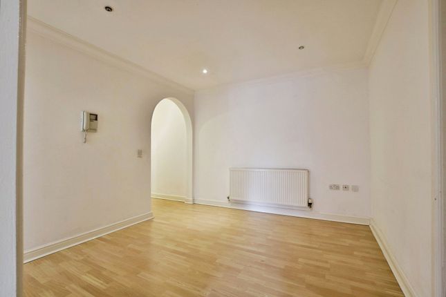 8, Regency Court, Altrincham photo 4