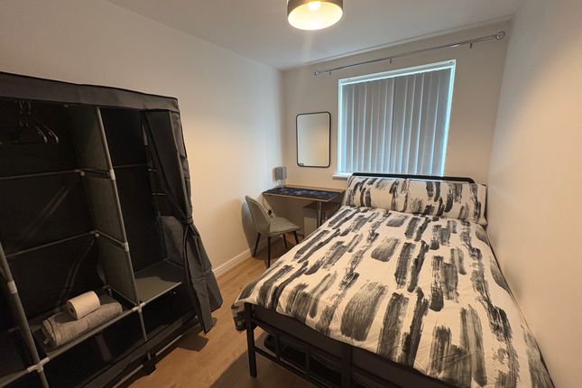 Room 6, 53, Chepstow Road, Corby photo 3