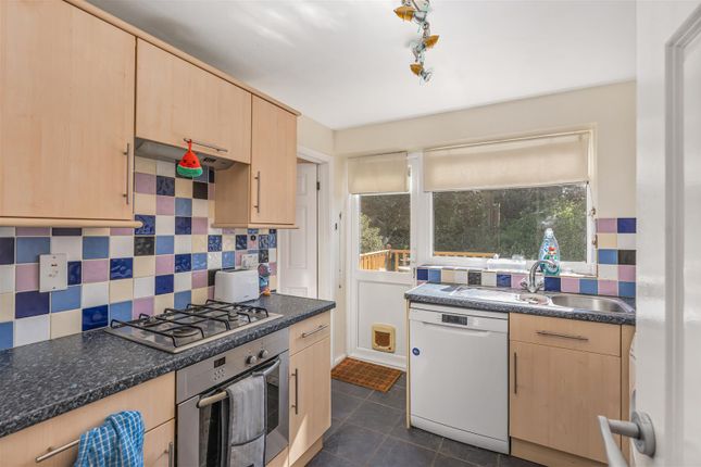 64, Wards Crescent, Bodicote photo 3