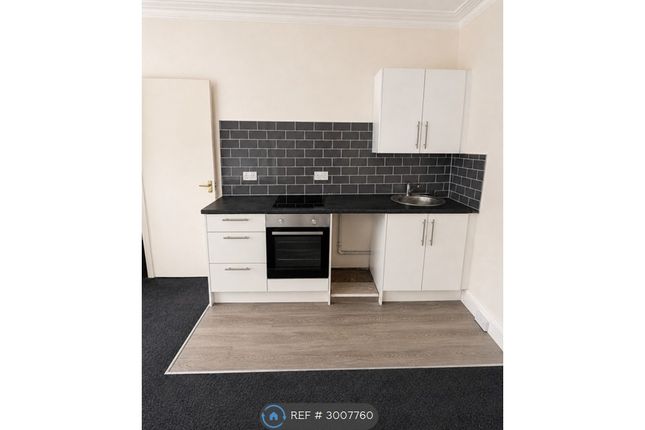 Windsor Avenue, Blackpool photo 2