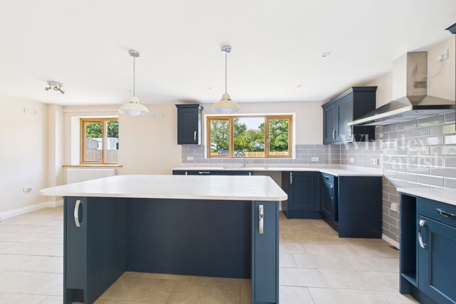 Cam04332G0-Pr0484-Still036